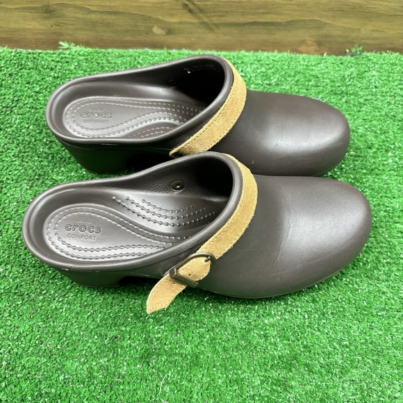 Crocs Signature Cobbler Clogs Brown Slip On Heels Dual Comfort Shoes Women's 7 - Picture 7 of 16
